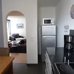 Uni Apartman *