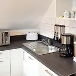 Uni Apartman *