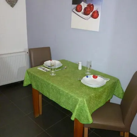 Uni Apartament *
