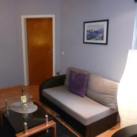 Uni Apartament