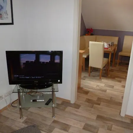 Apartament Uni *
